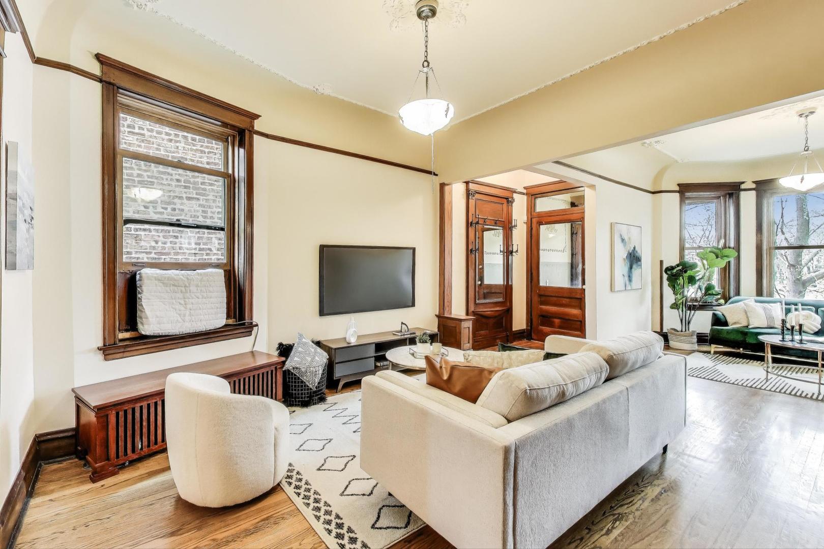 5429 S DREXEL Avenue