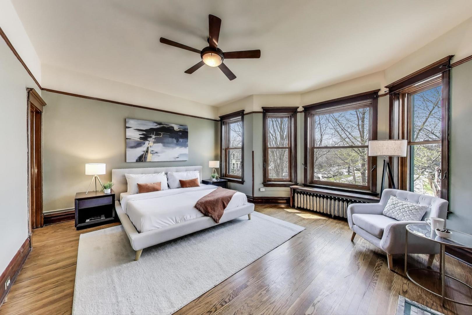 5429 S DREXEL Avenue