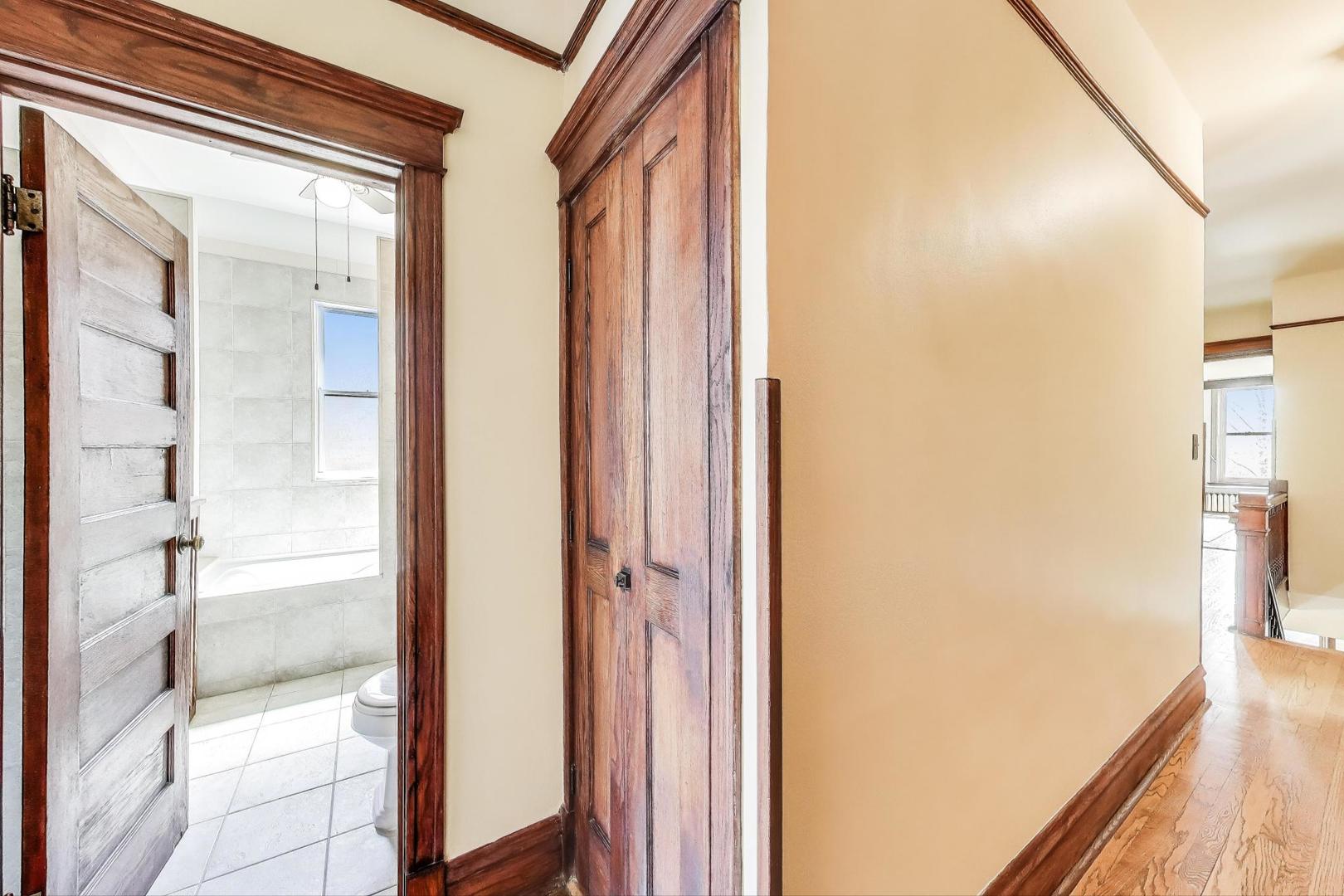 5429 S DREXEL Avenue