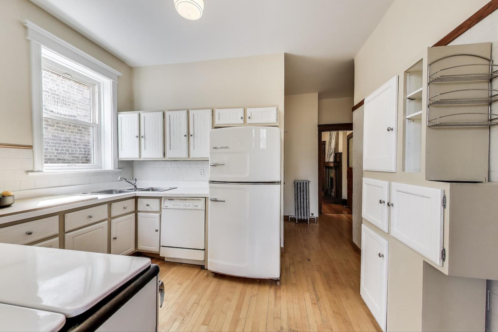 5429 S DREXEL Avenue