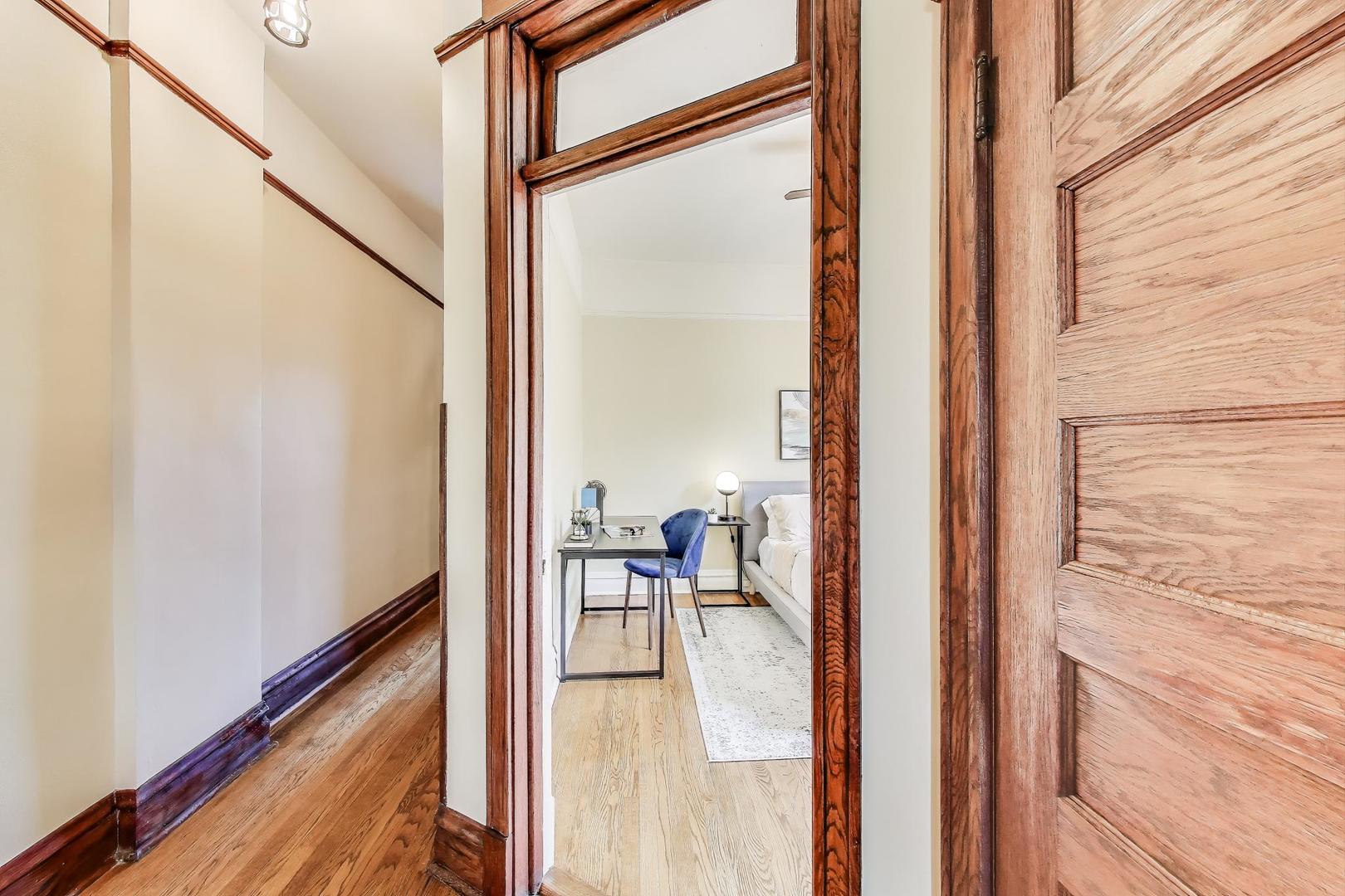 5429 S DREXEL Avenue