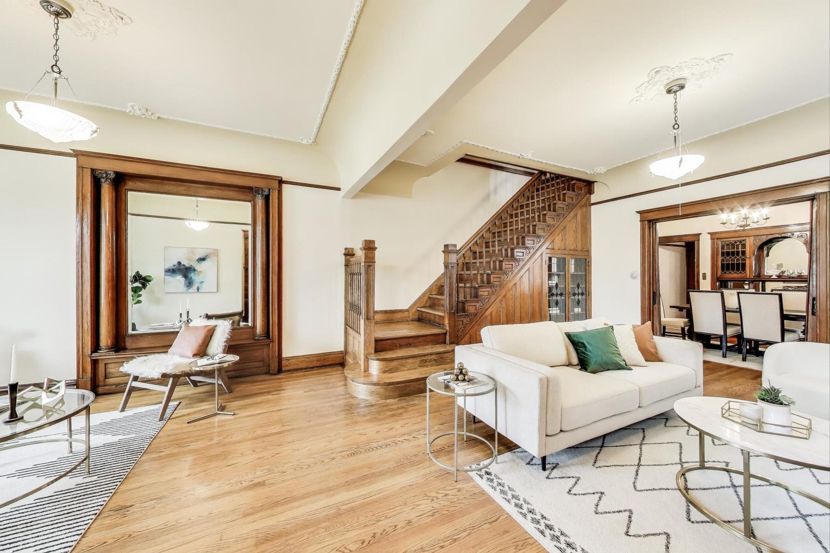 5429 S DREXEL Avenue