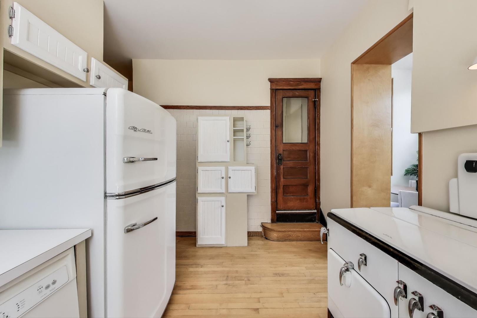 5429 S DREXEL Avenue