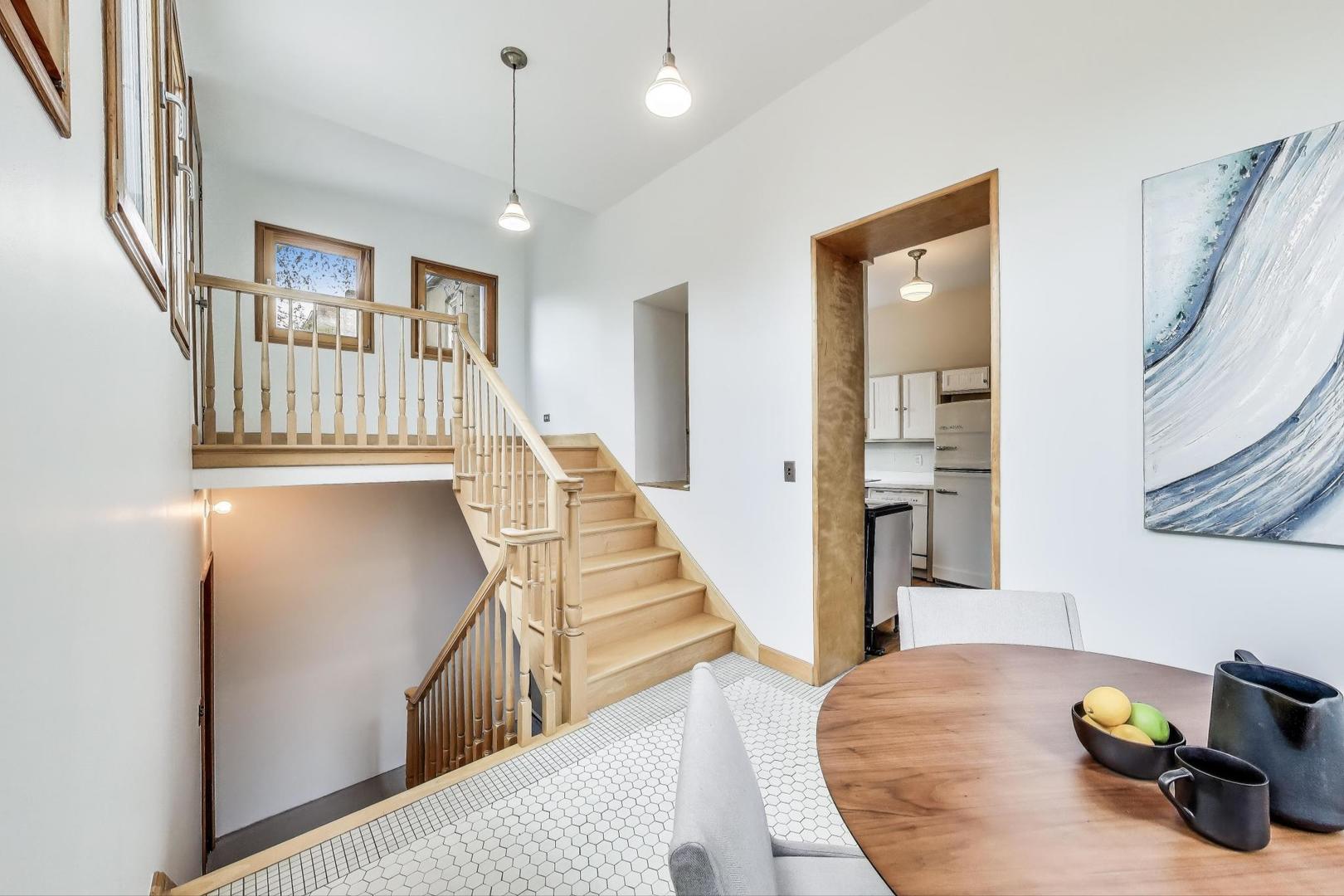 5429 S DREXEL Avenue