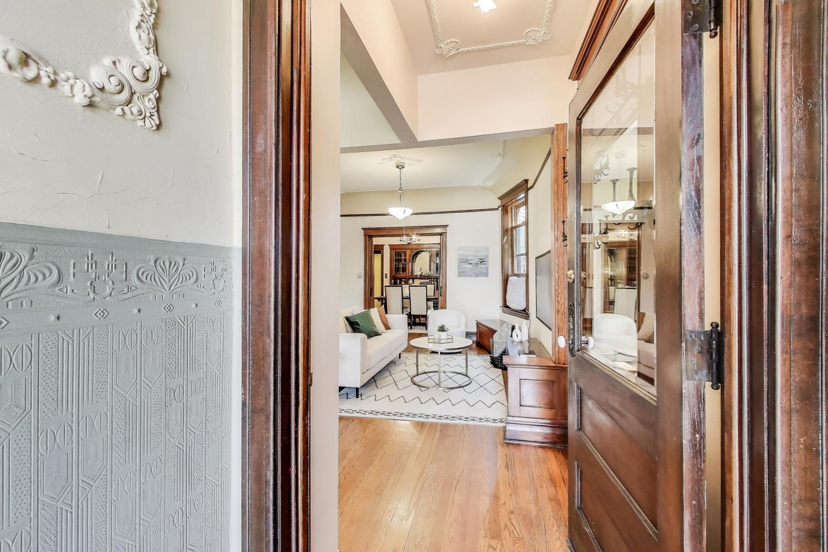 5429 S DREXEL Avenue