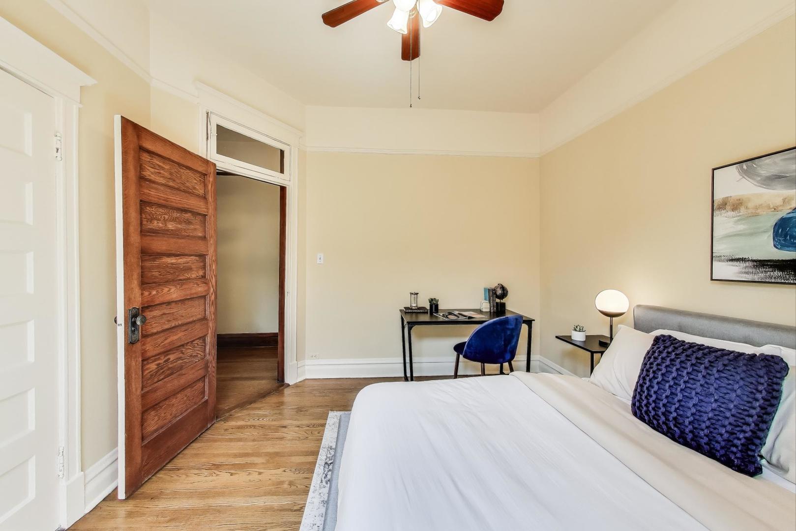 5429 S DREXEL Avenue