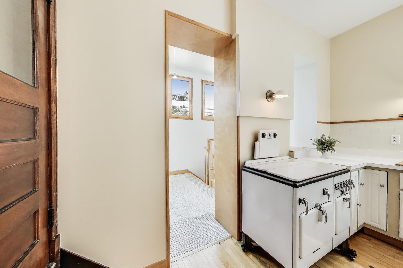 5429 S DREXEL Avenue