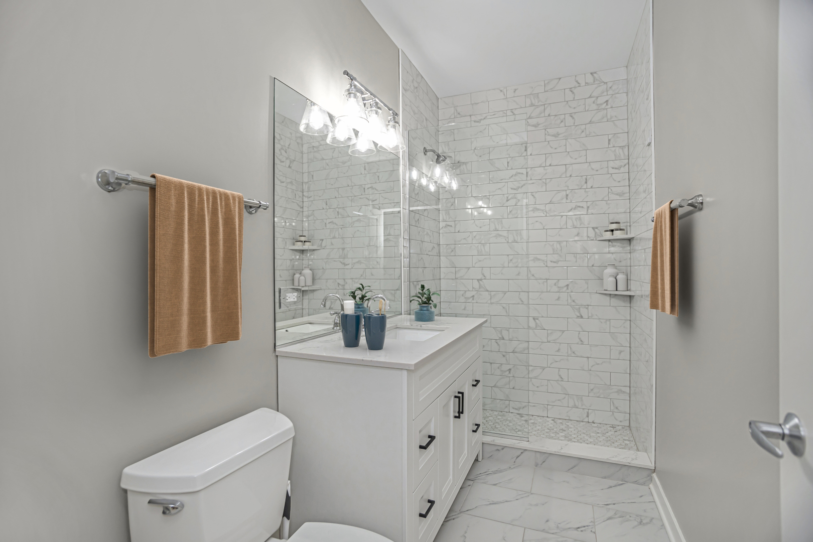 1022 S RACINE Avenue Unit: 302