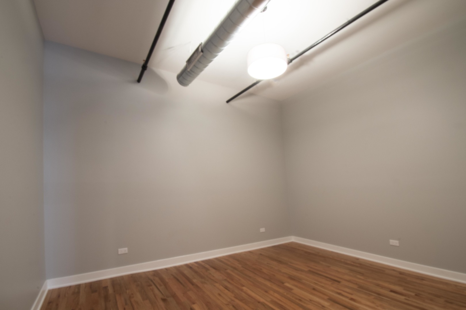 25 W Hubbard Street Unit: 303