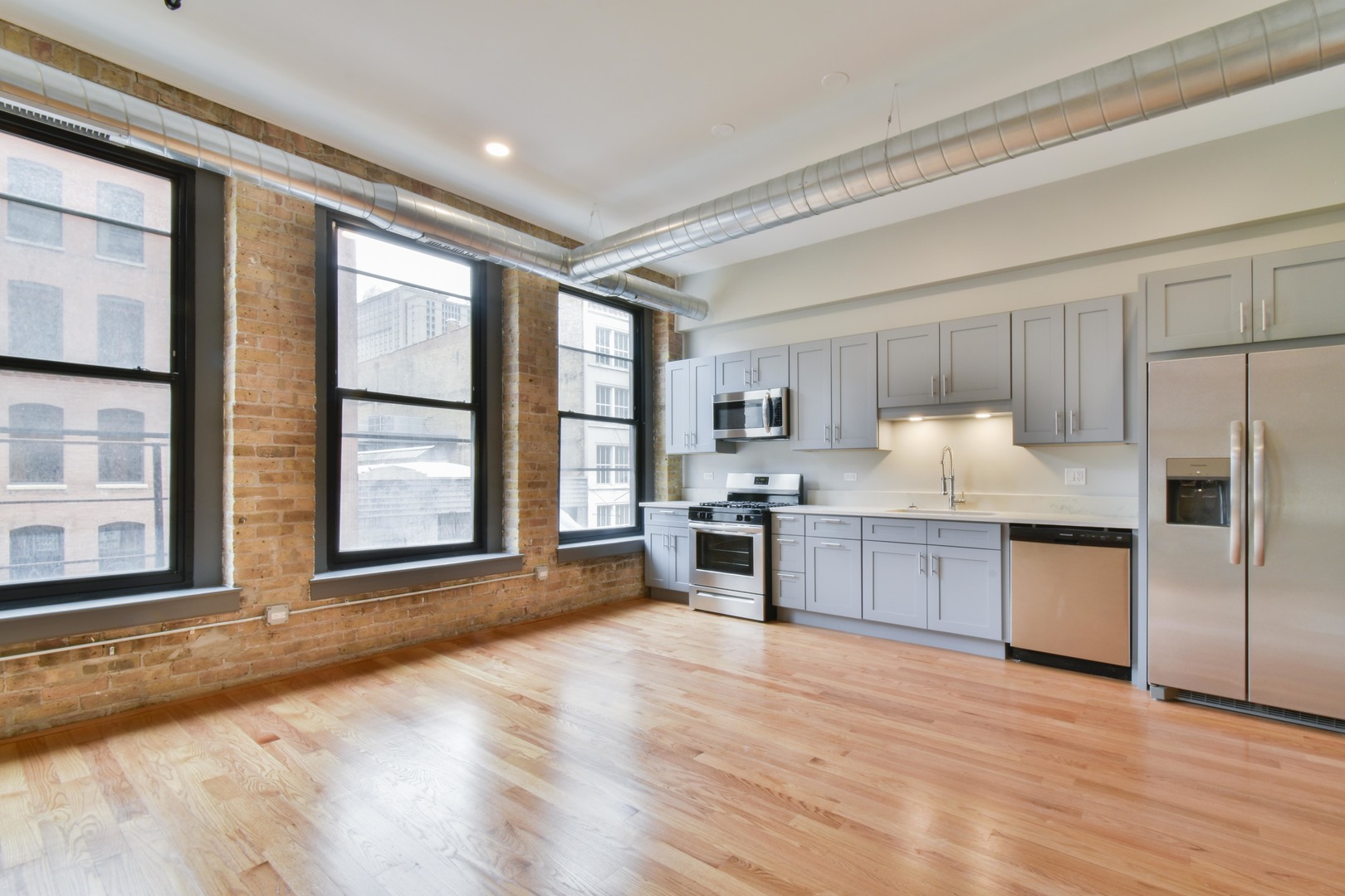 25 W Hubbard Street Unit: 303