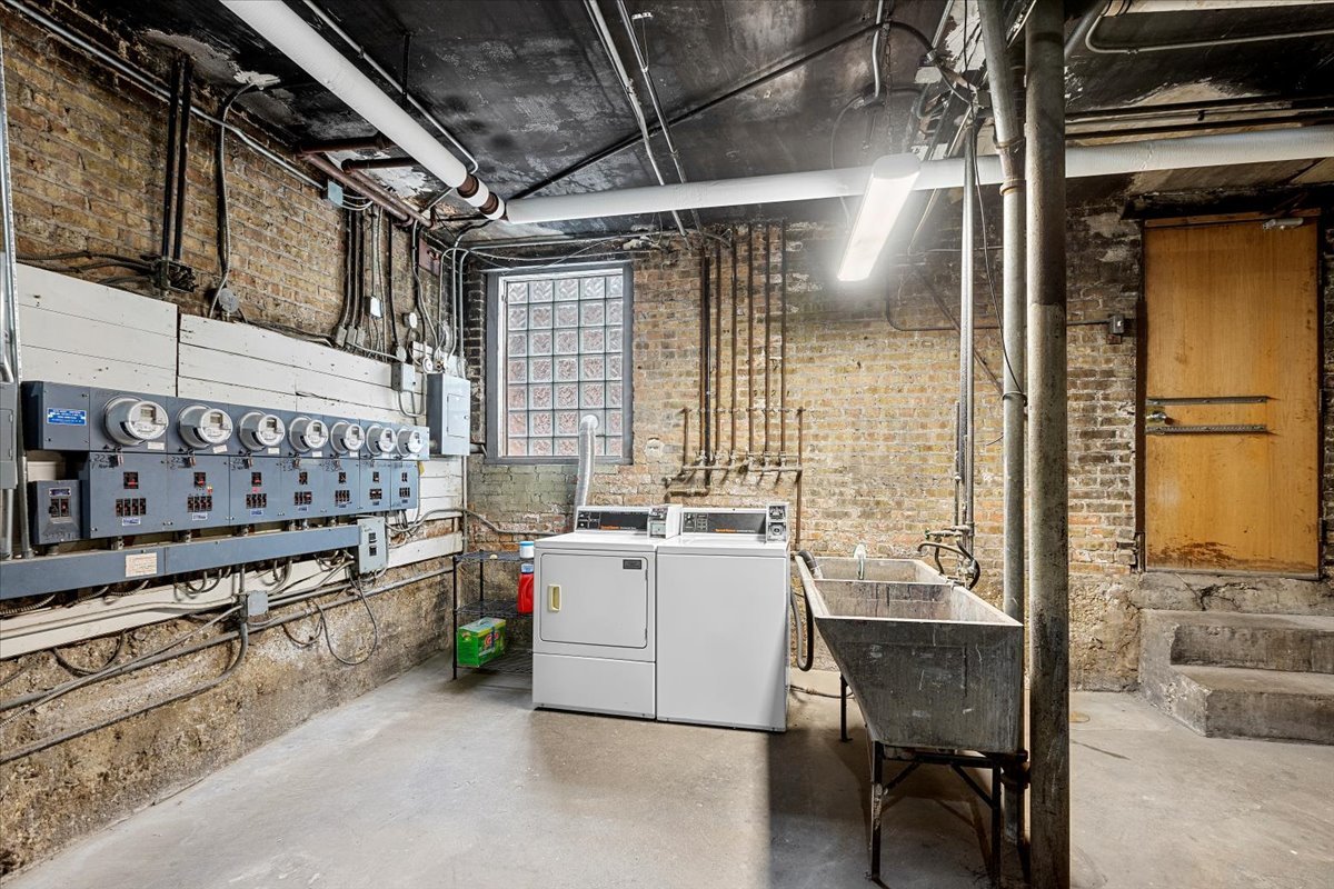 2234 N BISSELL Street Unit: 3N