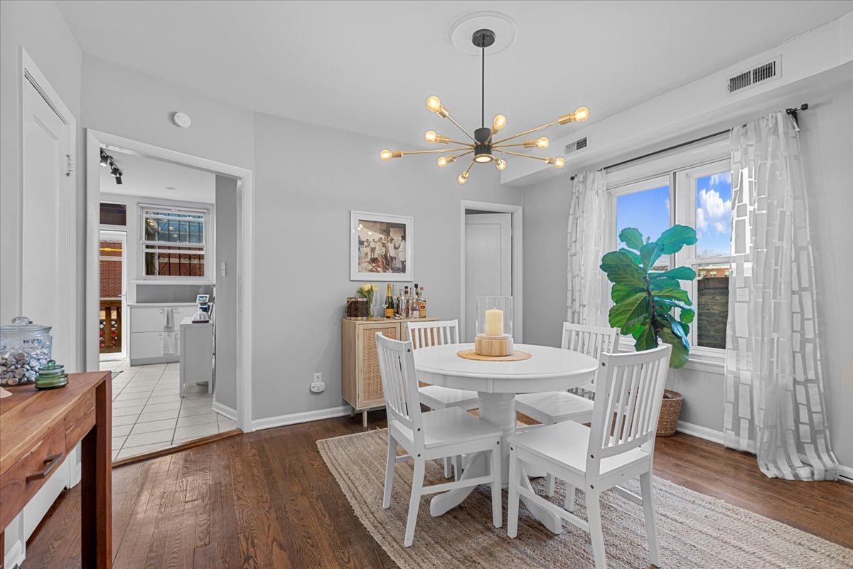 2234 N BISSELL Street Unit: 3N