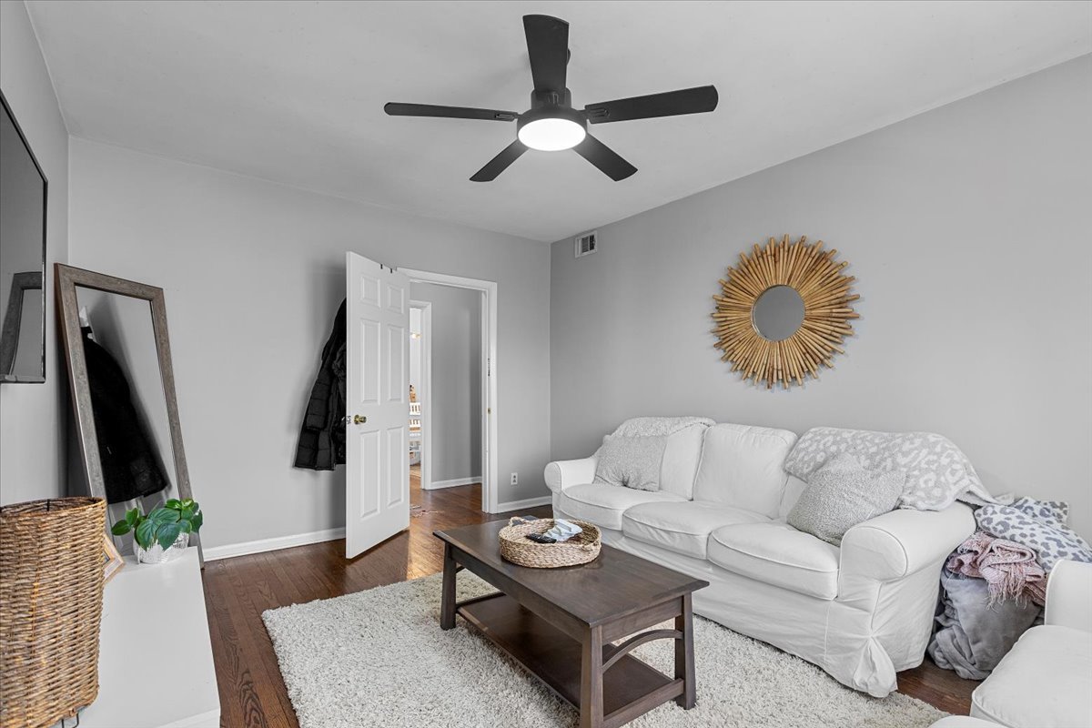 2234 N BISSELL Street Unit: 3N