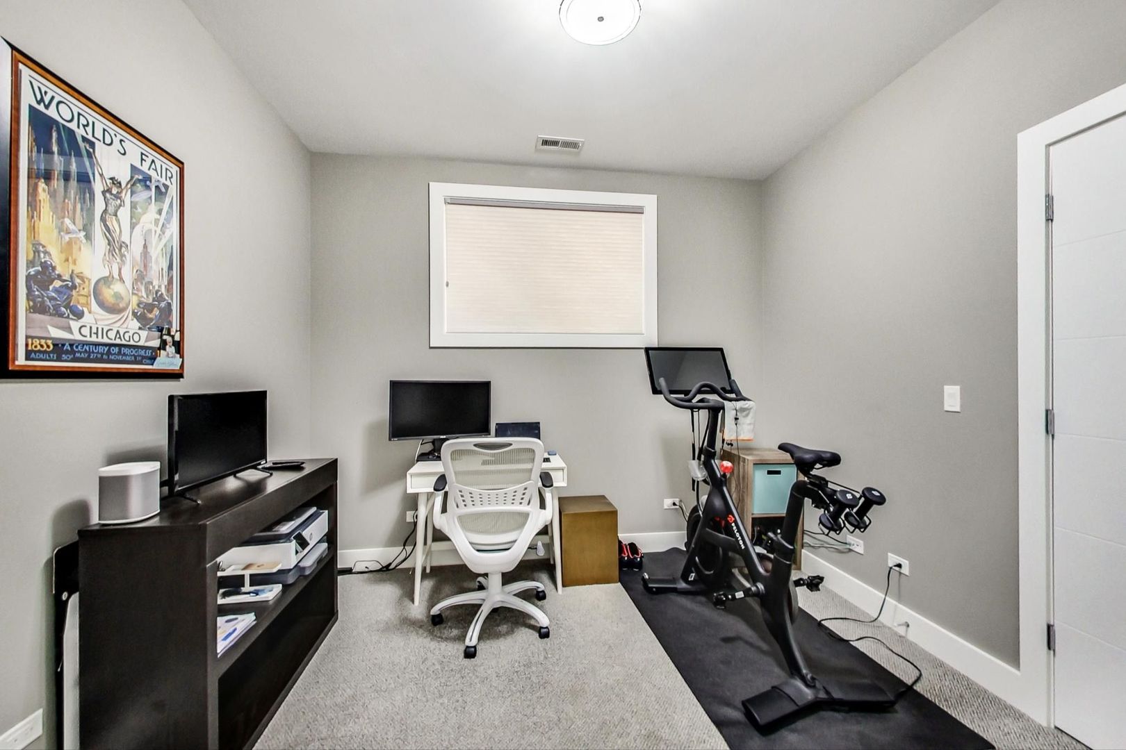 1741 W Roscoe Street Unit: 1