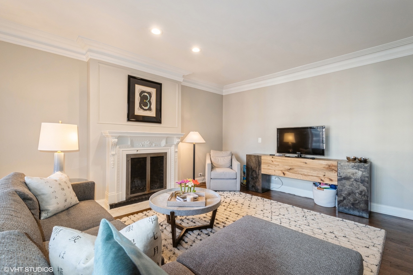 511 W Aldine Avenue Unit: 3E