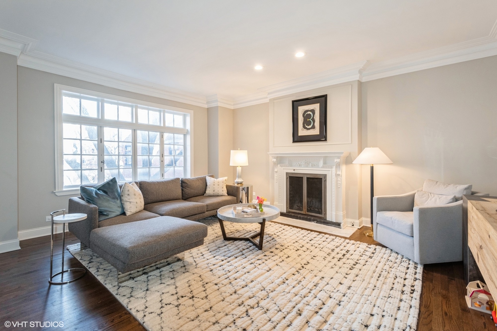 511 W Aldine Avenue Unit: 3E