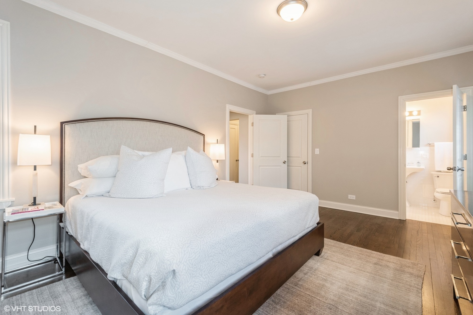 511 W Aldine Avenue Unit: 3E