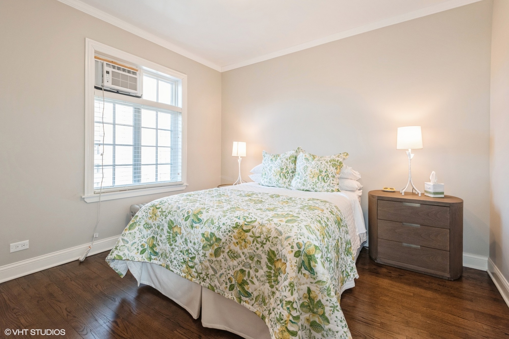 511 W Aldine Avenue Unit: 3E