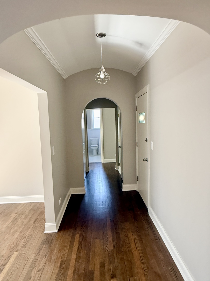511 W Aldine Avenue Unit: 3E