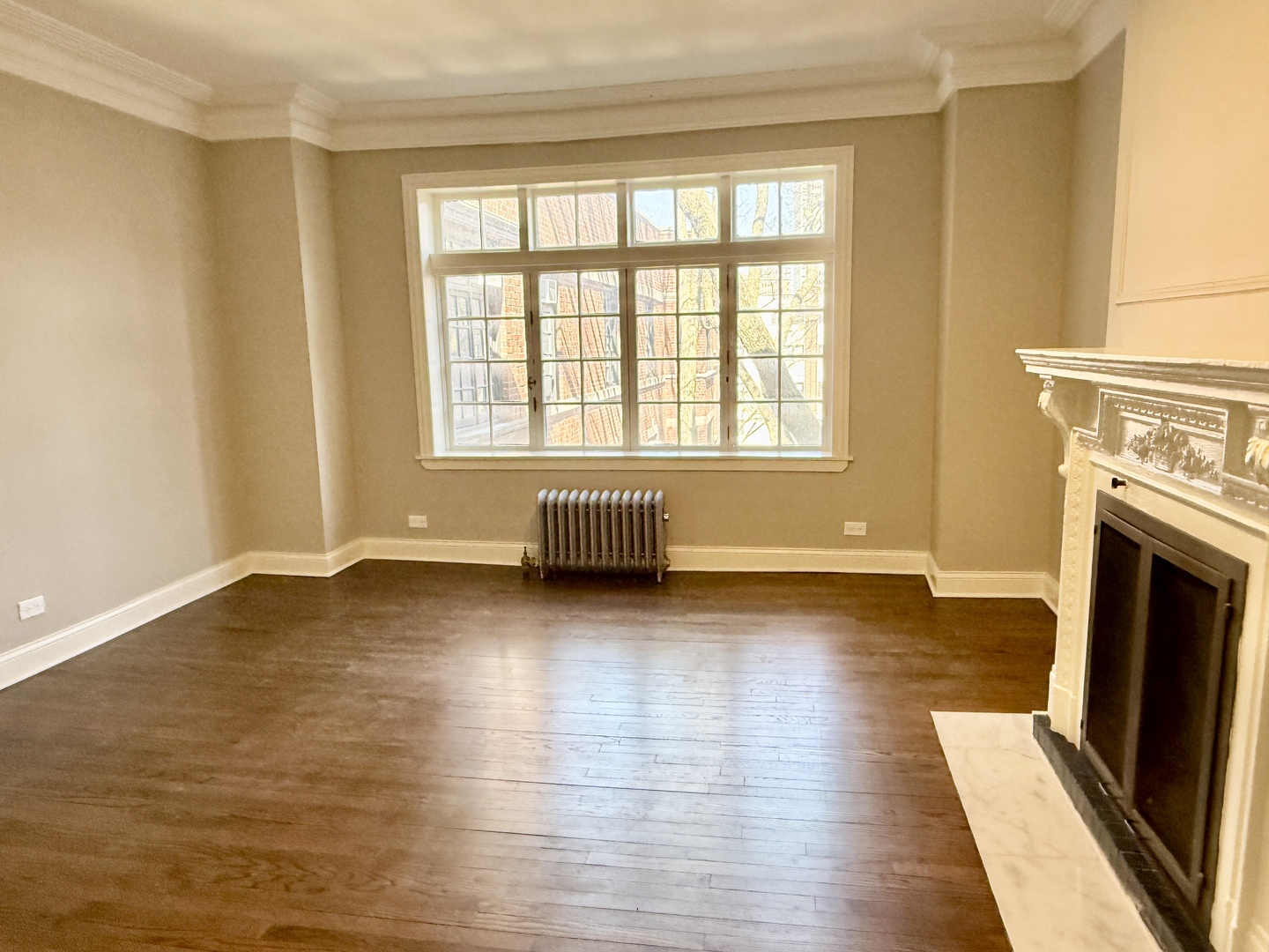 511 W Aldine Avenue Unit: 3E