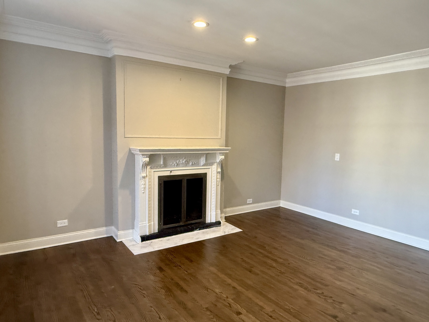 511 W Aldine Avenue Unit: 3E