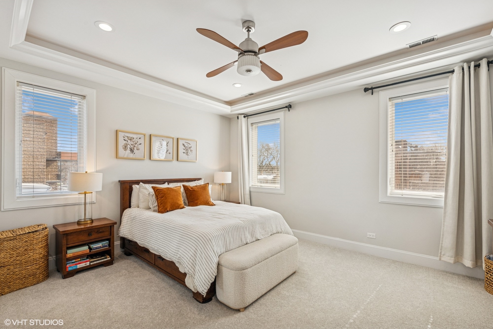 1951 W BELMONT Avenue Unit: 3E