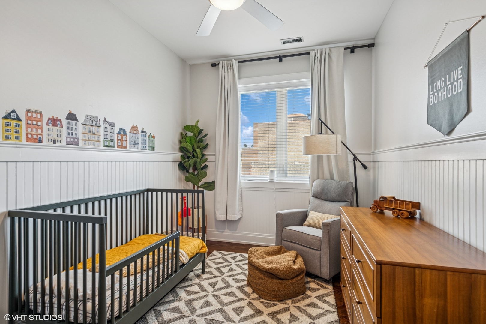 1951 W BELMONT Avenue Unit: 3E
