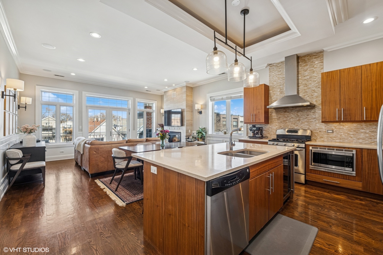 1951 W BELMONT Avenue Unit: 3E