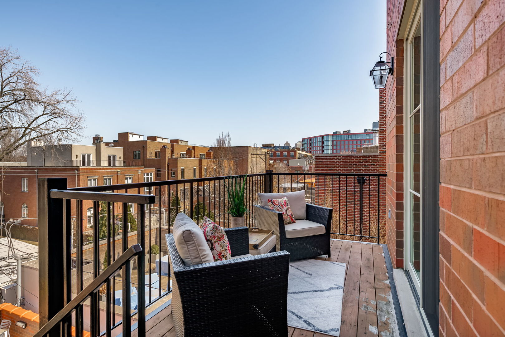 1036 W Altgeld Street Unit: 3