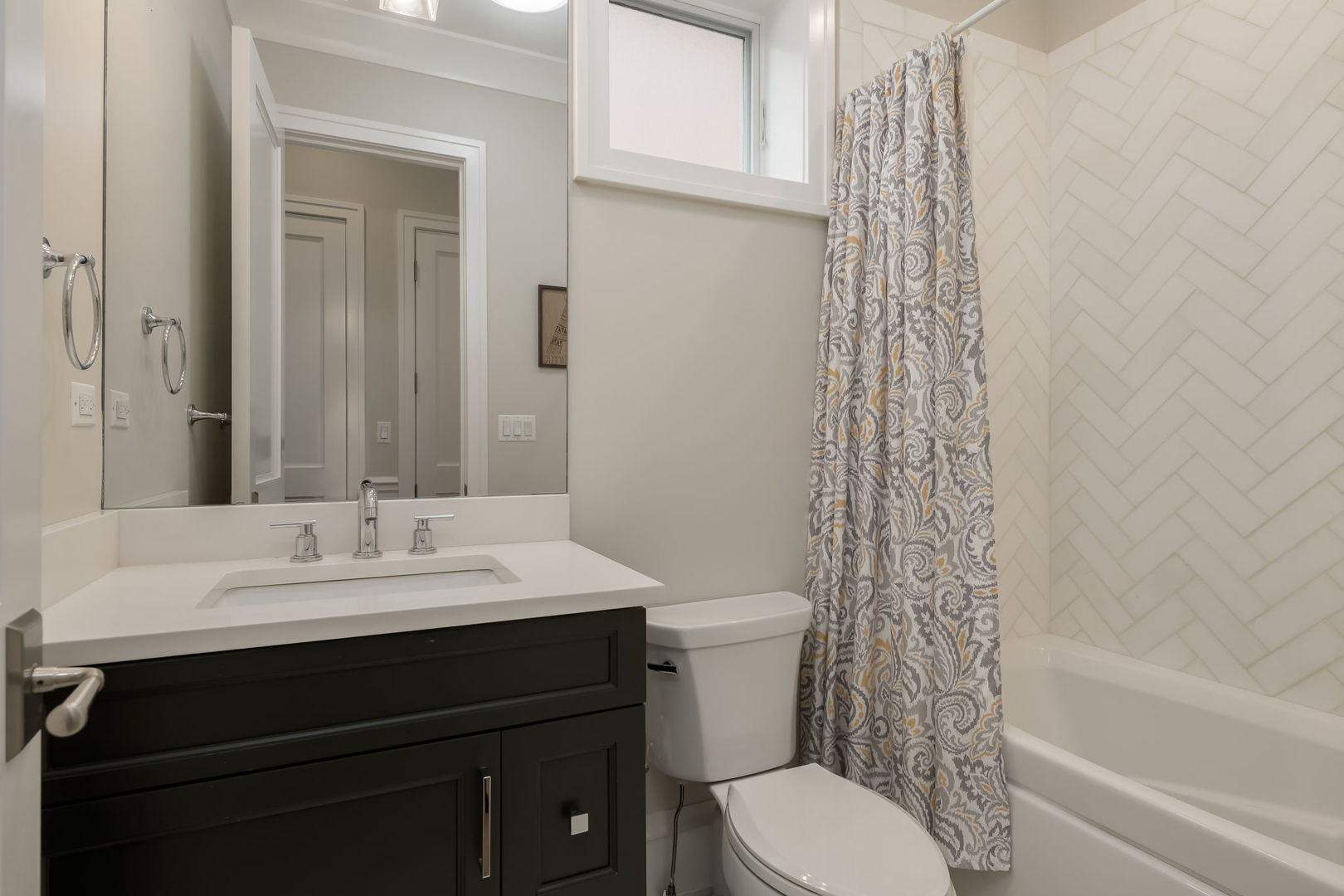 1036 W Altgeld Street Unit: 3