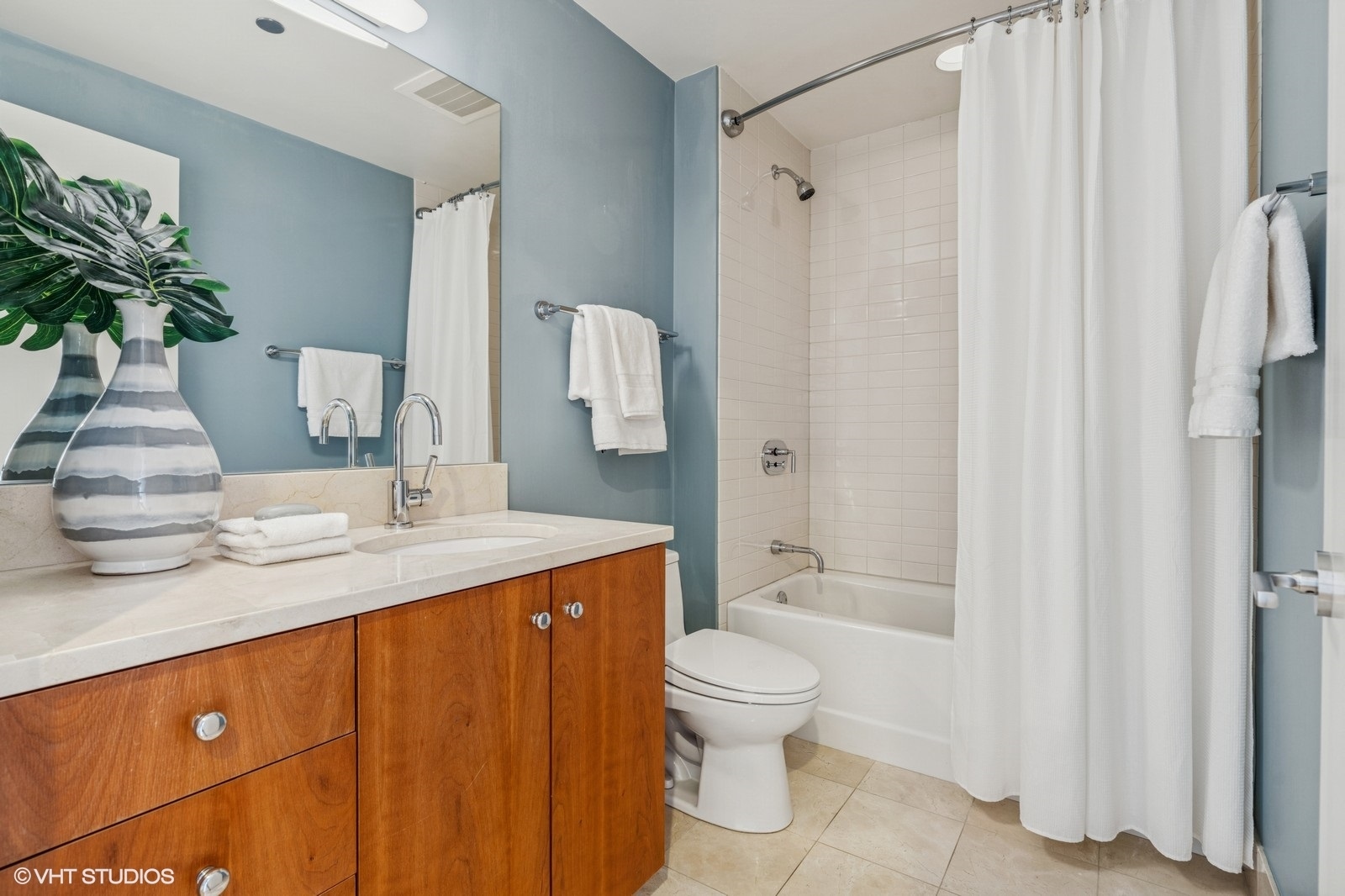 340 E Randolph Street Unit: 3806