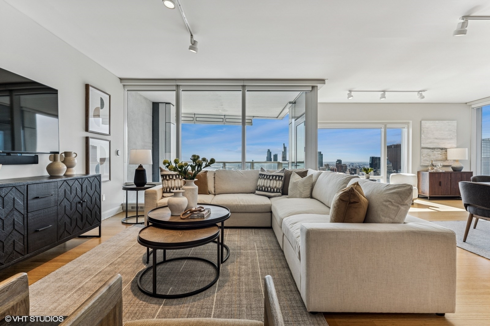 340 E Randolph Street Unit: 3806