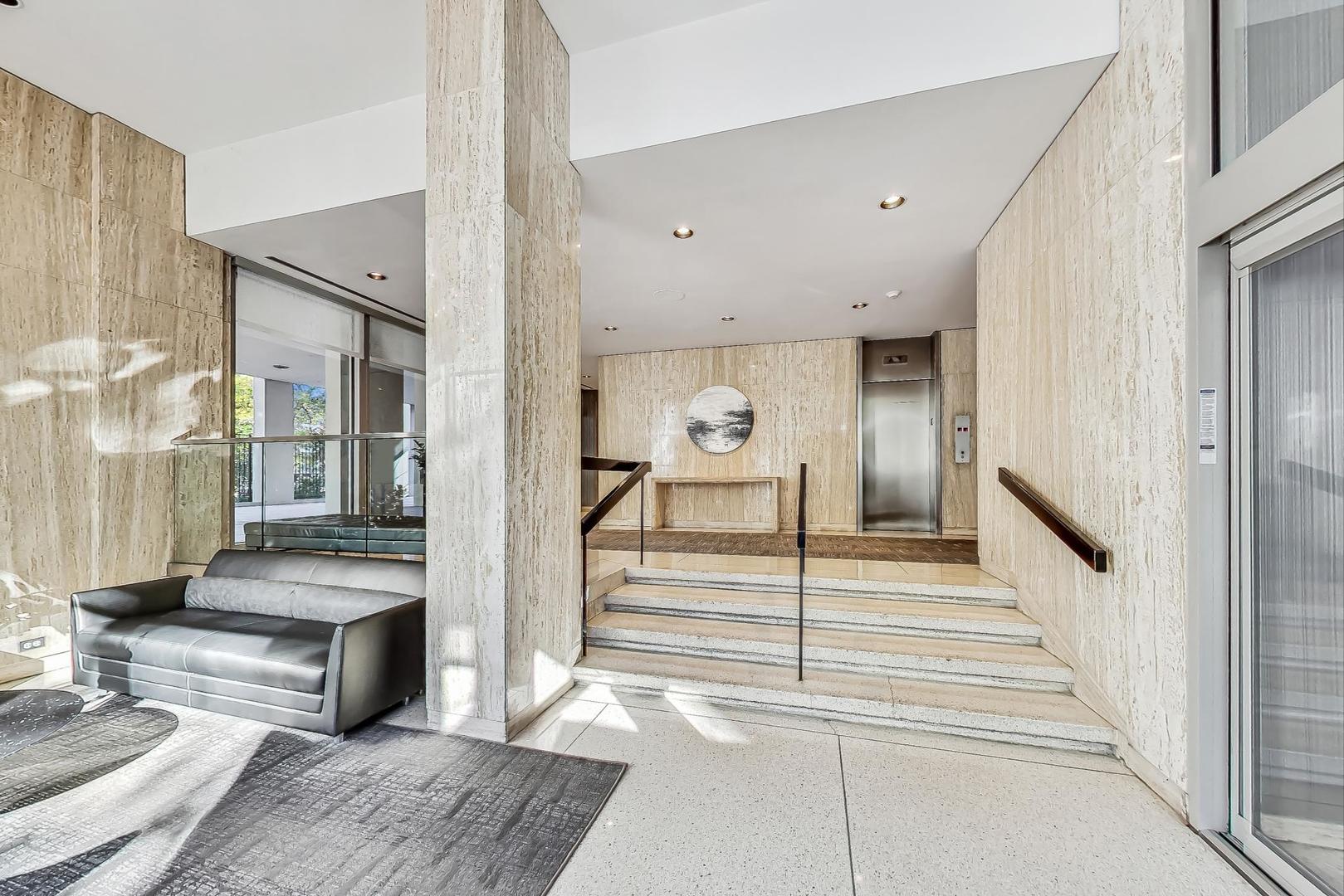 88 W Schiller Street Unit: 302L