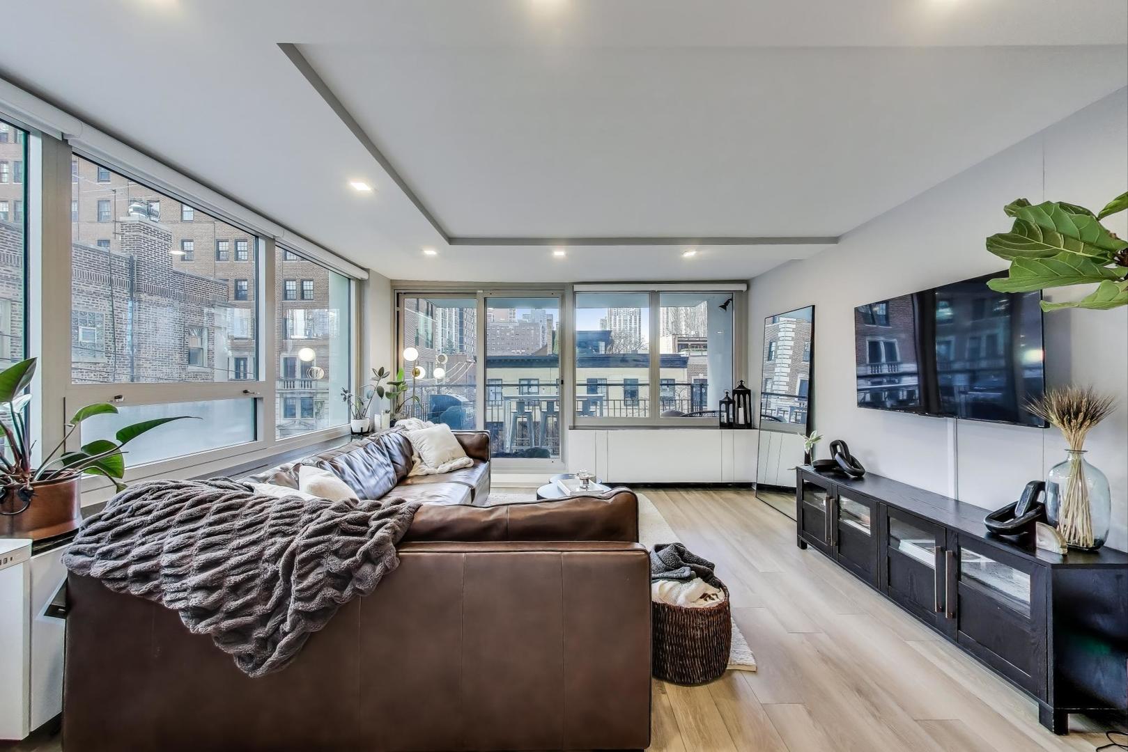 88 W Schiller Street Unit: 302L