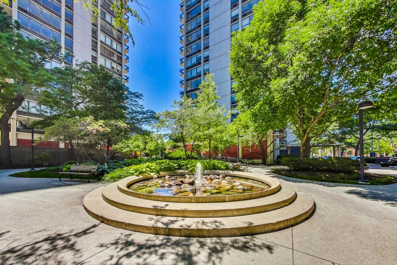 88 W Schiller Street Unit: 302L