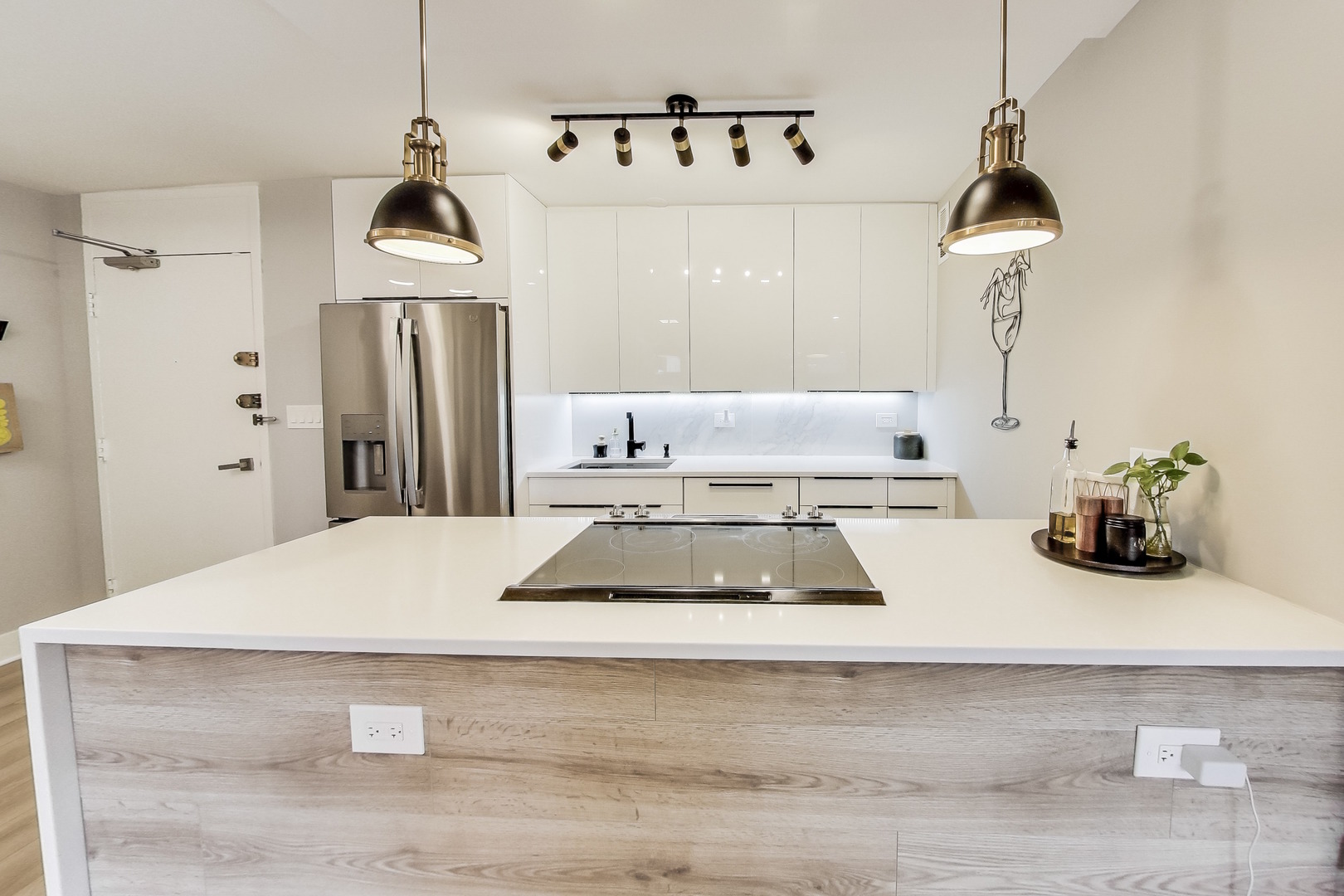 88 W Schiller Street Unit: 302L