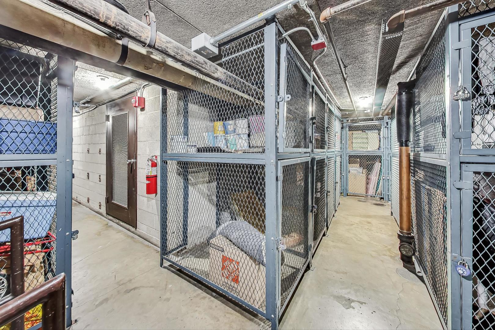 88 W Schiller Street Unit: 302L