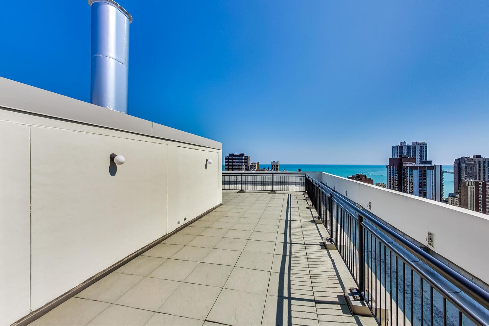88 W Schiller Street Unit: 302L