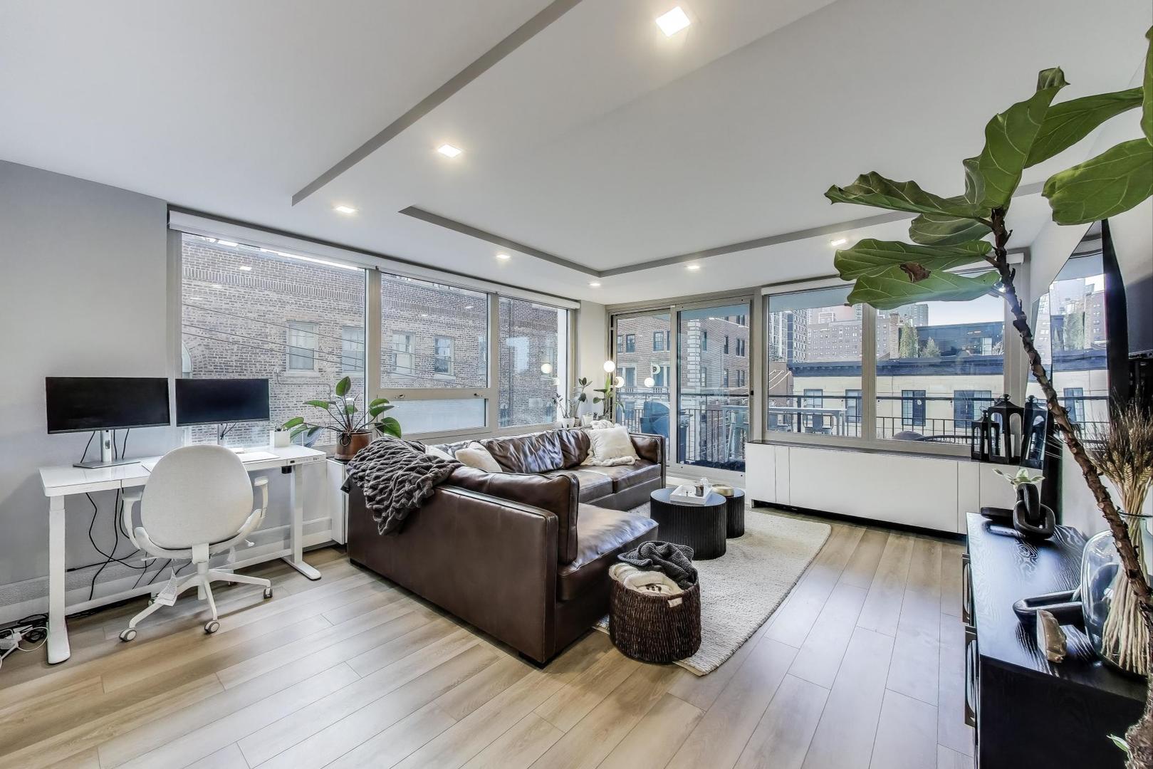 88 W Schiller Street Unit: 302L