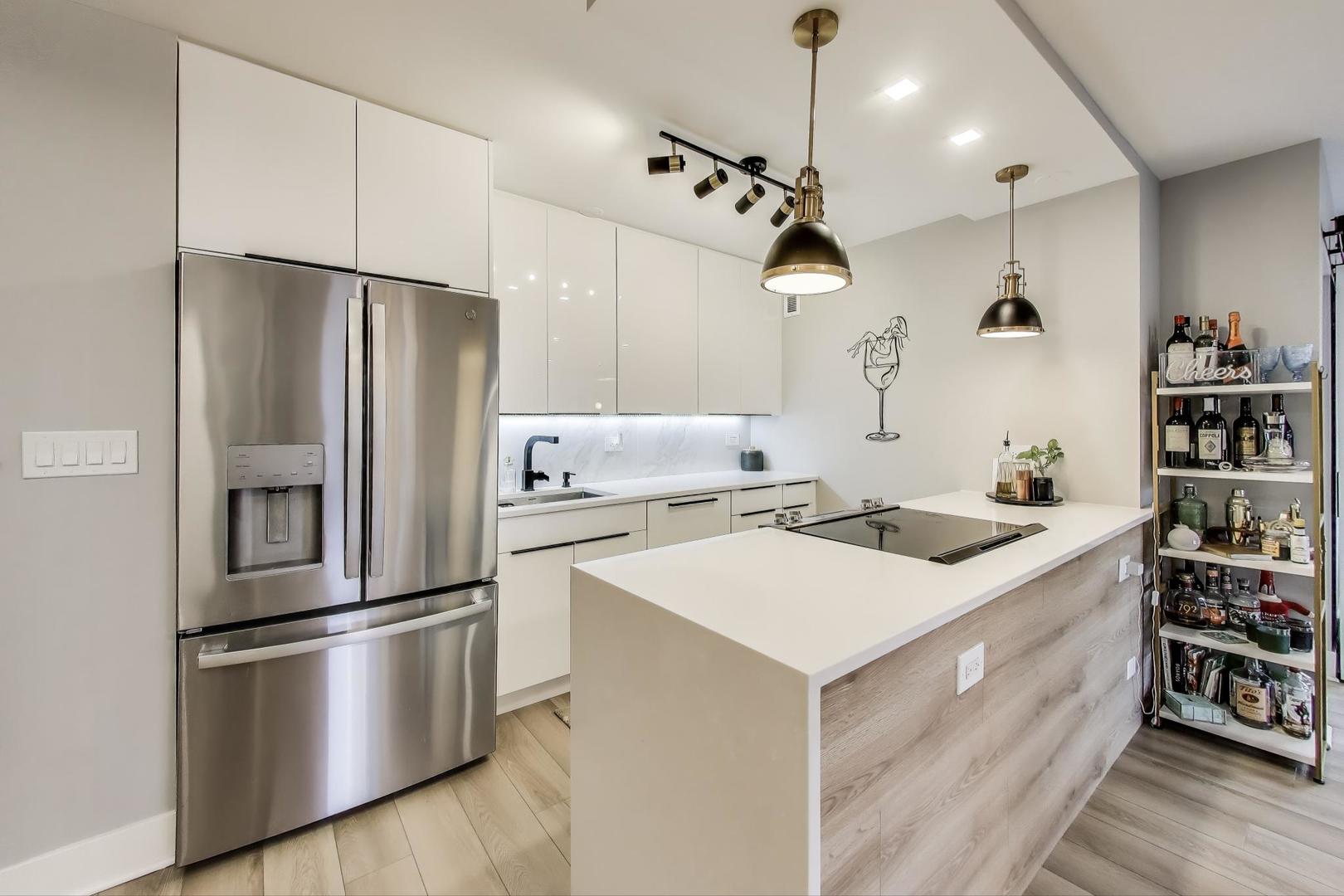 88 W Schiller Street Unit: 302L