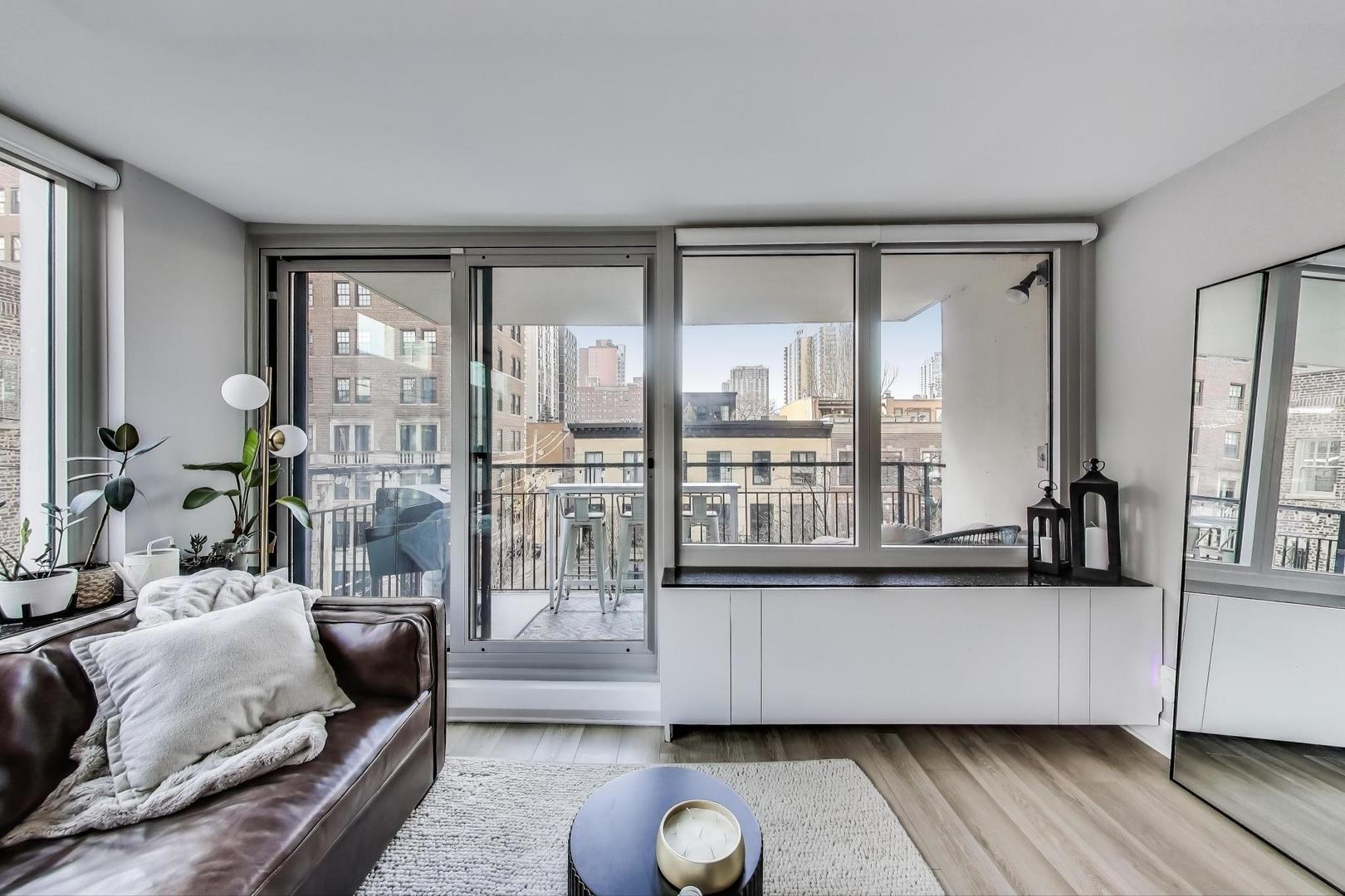 88 W Schiller Street Unit: 302L
