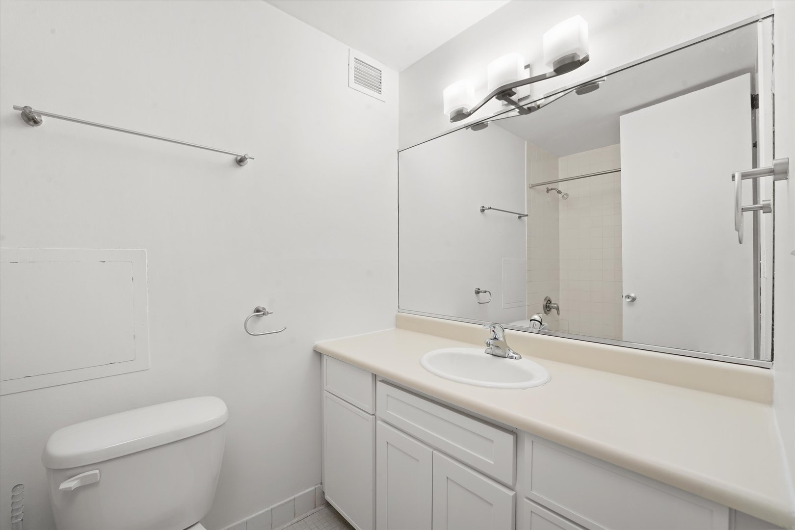 233 E Erie Street Unit: 2410