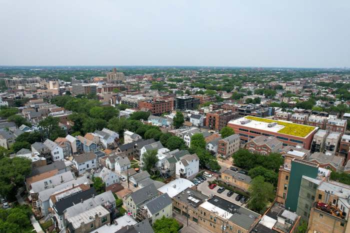 1305 W Barry Avenue Unit: 1F