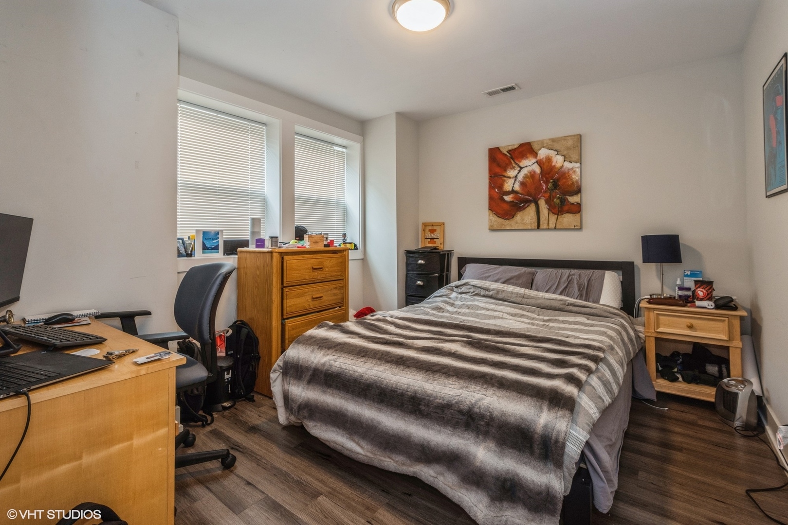 1305 W Barry Avenue Unit: 1F