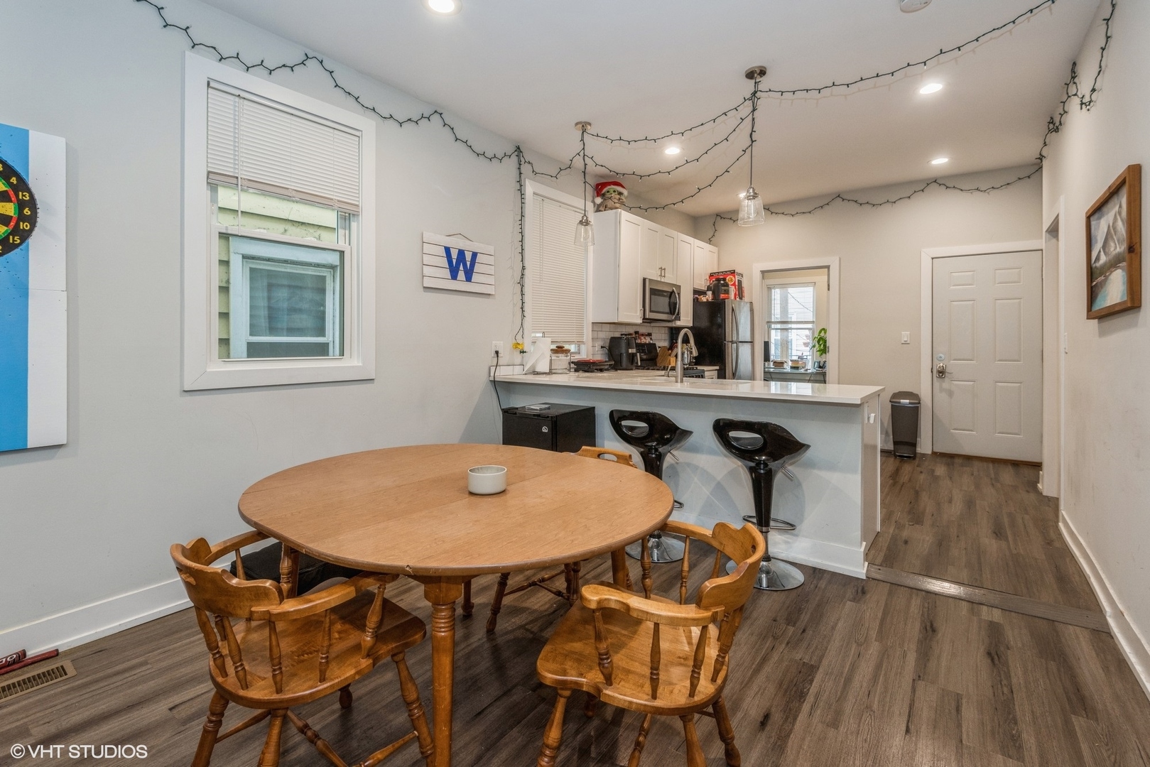 1305 W Barry Avenue Unit: 1F