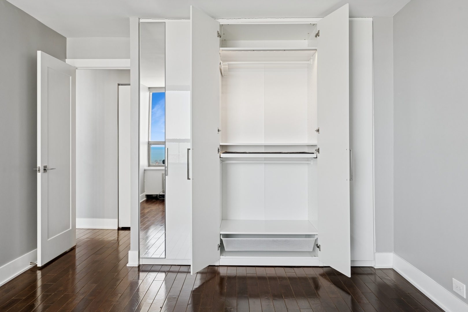 1460 N Sandburg Terrace Unit: 2408