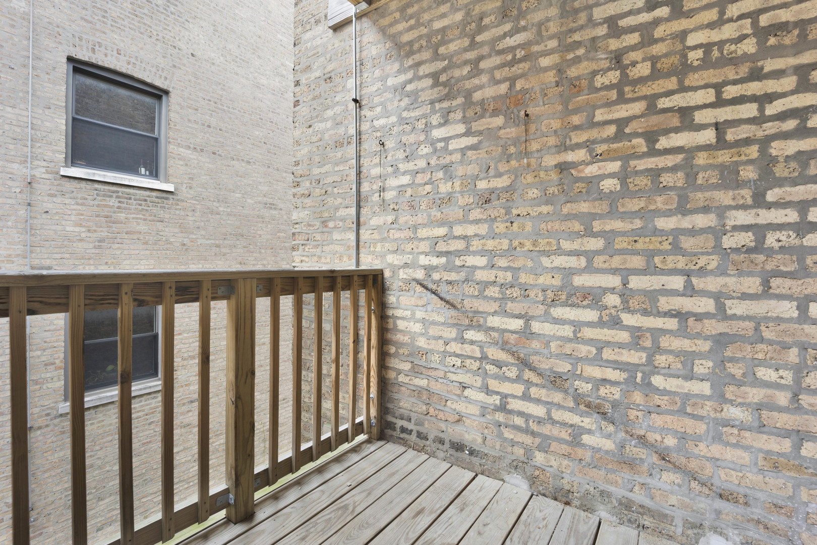 1150 W Cornelia Avenue Unit: 2