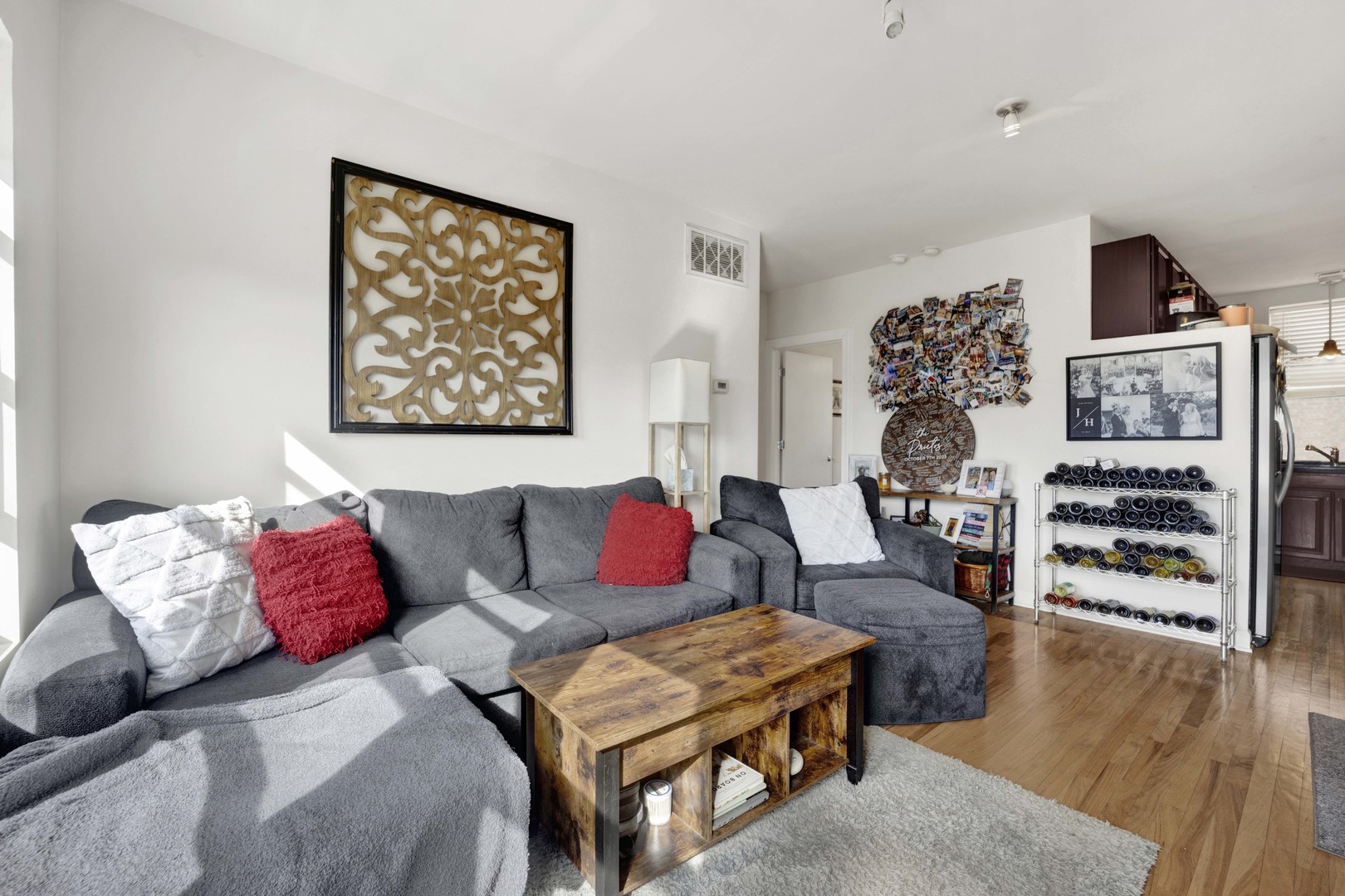 1150 W Cornelia Avenue Unit: 2