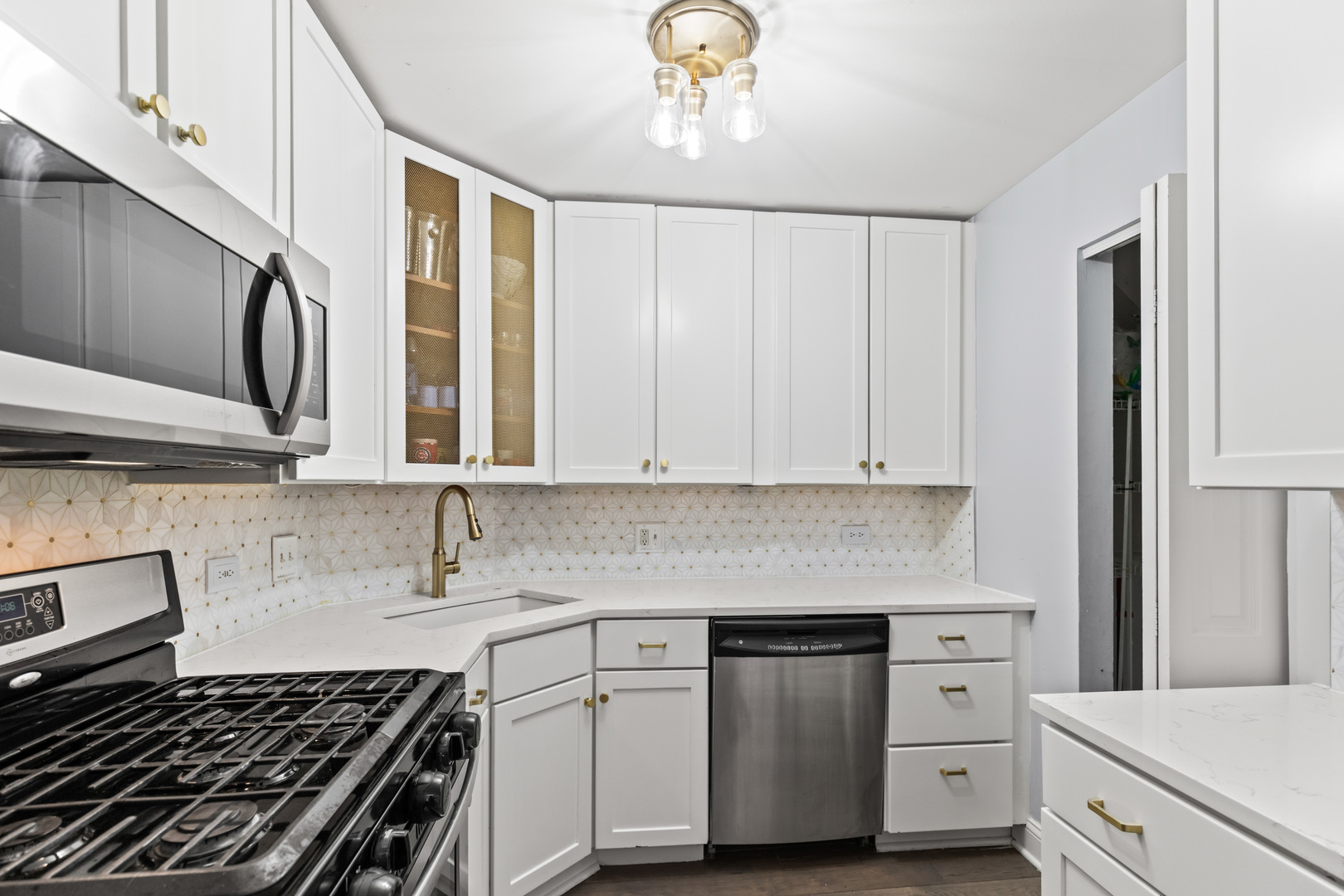 2660 N Bosworth Avenue Unit: 2NW