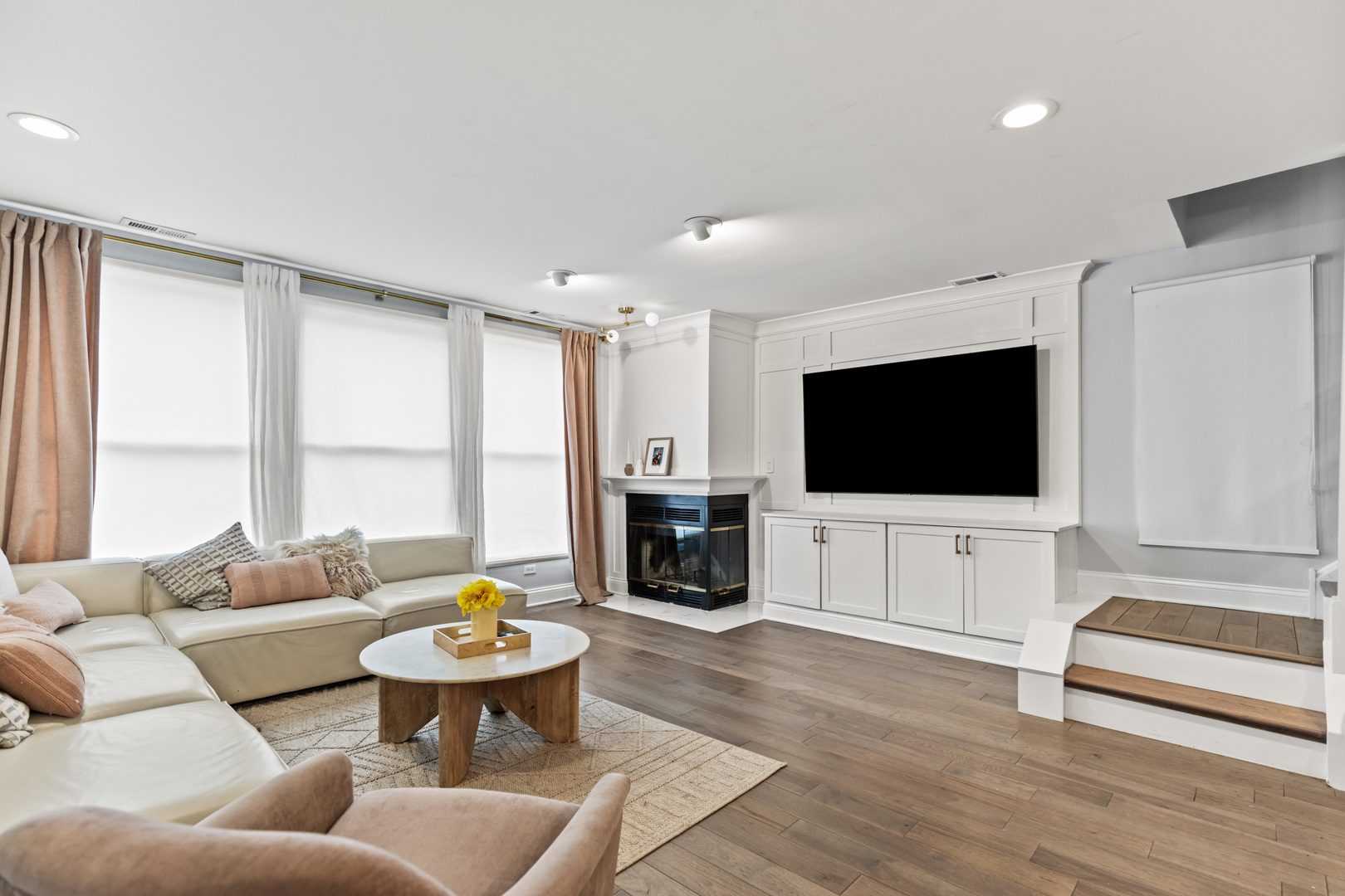 2660 N Bosworth Avenue Unit: 2NW